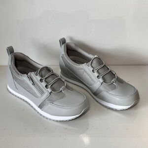 Easy Street McKinley Slip Resistant Oxfords